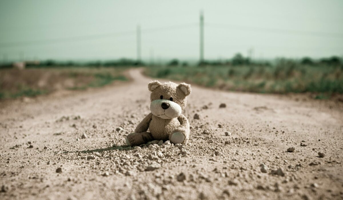 Not all adversity is equal: bullying, maltreatment, and persistent psychotic-like experiences